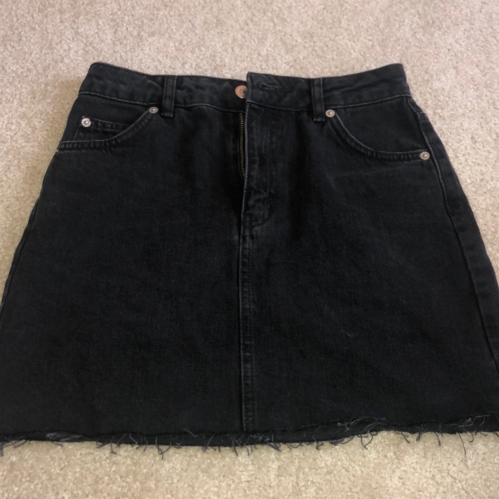 Black skirt